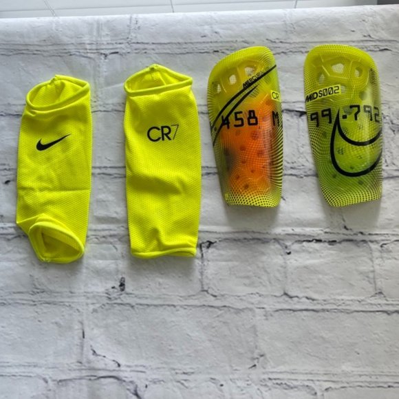 Nike Mercurial Lite Cr7 Shin Guards 